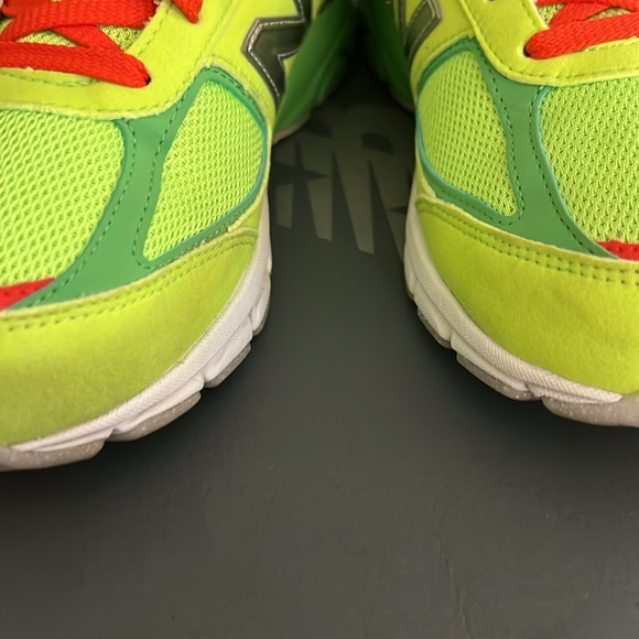 New Balance  990v4 ‘Festive’ big kids/grade school sneakers - Picture 4 of 12